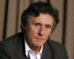 WHAT IS THE ZODIAC SIGN OF GABRIEL BYRNE?